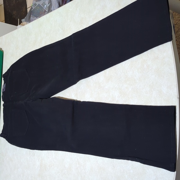 Gloria Vanderbilt Amanda Woman's Black size 6 average - Picture 8 of 8